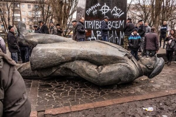 Ο Ζελένσκι διώκει την Αριστερά στην Ουκρανία (άρθρο της Morning Star Online)