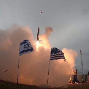 USArmyAntimissileRocketFlagsIsraelIronDomeArrow