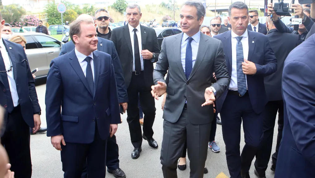 23-mitsotakis-karamanlis-ktel.png