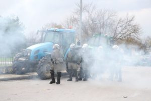 Η άποψή μας: Οι καιροί μυρίζουν μπαρούτι